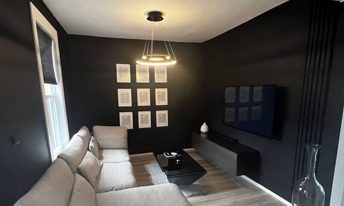 Lachine House | Superbe 2 Chambres Avec Jardin