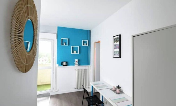 Villeneuve-la-Garenne Apartment | Beautiful 2-Room Getaway Near Paris with Lake View