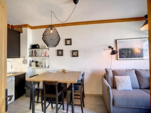 Les Bruyeres Apartment | Cozy 2-Bedroom Apartment for Families in Les Menuires