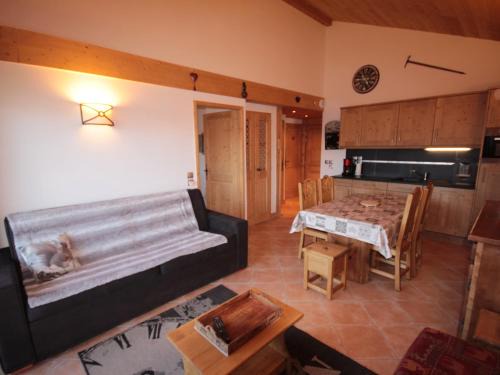 Bisanne 1500 Apartment | Charming 3-Room Retreat with Pool Access in Bisanne 1500