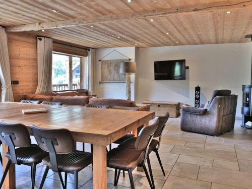 Le Grand-Bornand Apartment | Elegant 5-Bedroom Retreat with Sauna & Jacuzzi Near Slopes