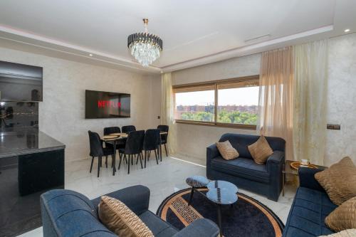 Bin Lkchali Apartment | Superbe Appart 3 pièces Moderne, Confort avec vue panoramique sur Marrakech plein centre à 7 min a pied de Gueliz