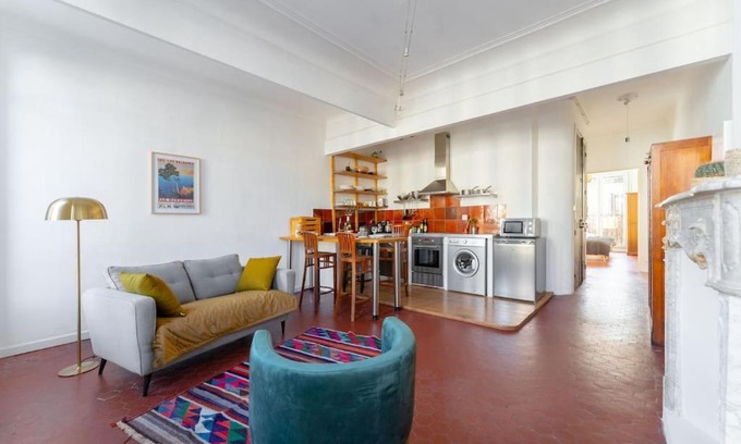 Le Chapitre Apartment | Central Appartment with Balcony & Views - Rated 9/10