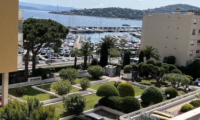 Sainte-Maxime City Centre Apartment | Serene Sea View Apartment with Spa and Hot Tub Amenities