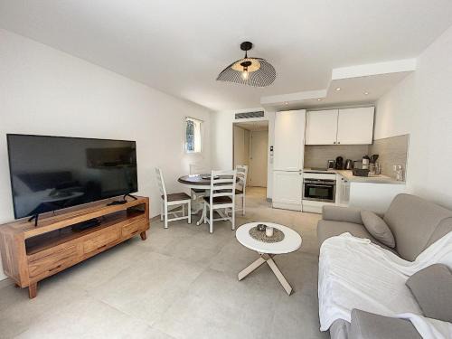 Cap-d'Antibes Apartment | Beautiful Apartment in the Heart of Cap d'Antibes