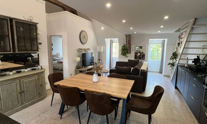Centre Sud Apartment | Historic Dijon Apartment with Spa & Breakfast - Rated 9.8