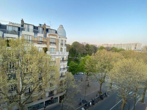 Combat Apartment | Elegant Apartment in Central Paris Near Buttes Chaumont