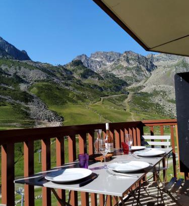 La Mongie Apartment | Stunning Apartment with Panoramic Views and Ski Access