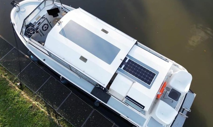 Fayt lez Manage Boat Rental | Discover a Beautiful Boat with Free Parking for Families