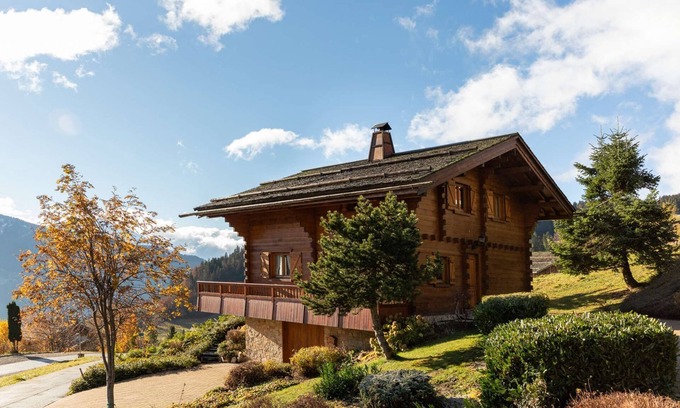 Le Grand-Bornand Ski Chalet | Charming Chalet with Breathtaking Mountain Views