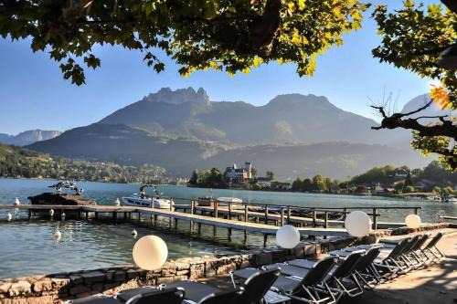 Duingt Apartment | Idyllic Lakeside Apartment with Private Beach Access