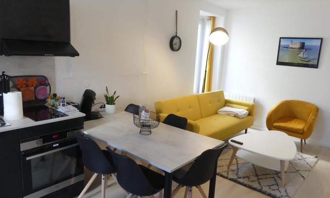 Saint-Pierre-d'Oleron House | Delightful Renovated Home in City Center with Ocean Views