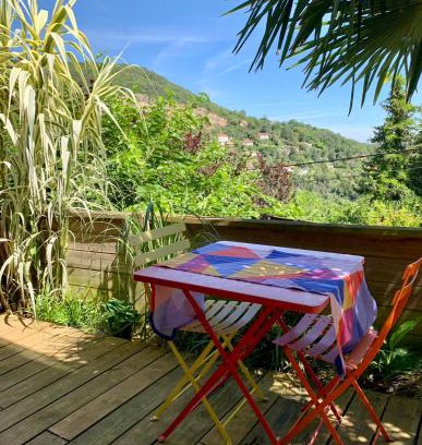 Couzon-au-Mont-d'Or House | Trendy Zen Studio Near Lyon - Guest Rated 9.2/10