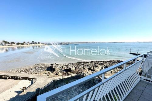 Larmor-Plage Apartment | Cozy Oceanfront T2 with Stunning 180° Sea Views