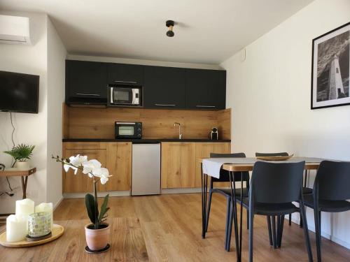 Cala Rossa Apartment | Modern T2 Near Cala Rossa with Oceanfront Pool Access