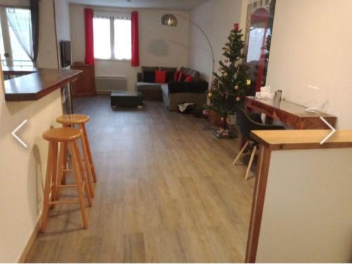 Toulouse North Apartment | Elegant Oceanfront T3 with Pool & Amazing 9/10 Rating