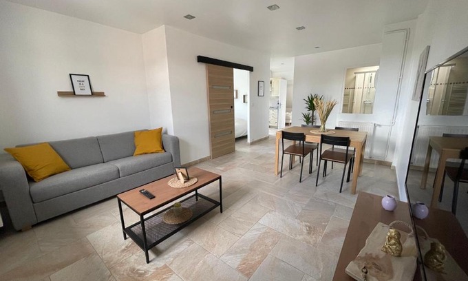 Ozoir-la-Ferriere Apartment | Comfortable T3 Near Paris & Disneyland - Family and Pet Friendly