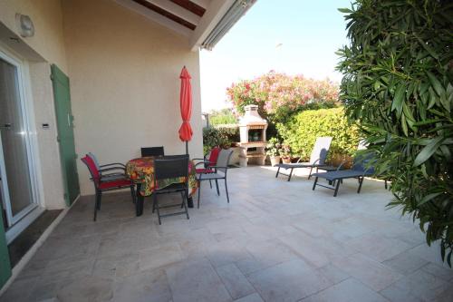 Portiragnes Villa | Tranquil Villa with Pool and Ocean View, Steps from Beach