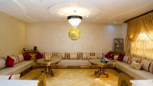 Oujda Villa | Villa De Luxe with Pool & Rooftop Near the City Center