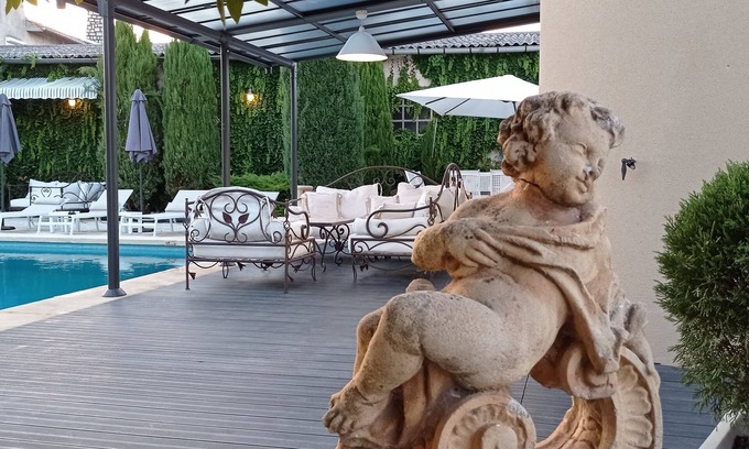 Le Thor Villa | Elegant Villa with Ocean View & Private Pool