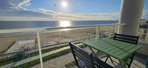 Pornichet Apartment | Beautiful Ocean View at Pornichet with Spa and Hot Tub