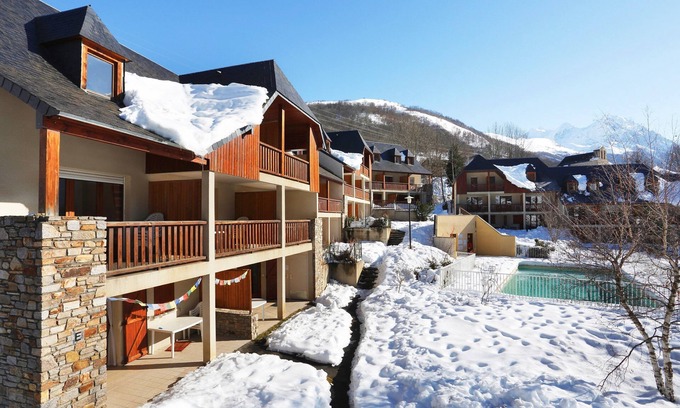 Peyragudes Condo | Magnificent Lake View Apartment with Pool Access