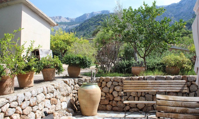 Soller House | Ideally Located Soller Townhouse with Pool, 6 Min to Square