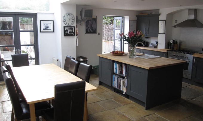 Chiswick House | Superbly located, Spacious, Fabulous Family house in Chiswick 25% OFF