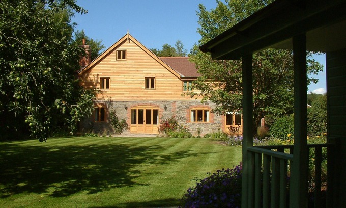 Hoptonheath Cottage | Unique Country Cottage with Pool and Pet-Friendly Amenities