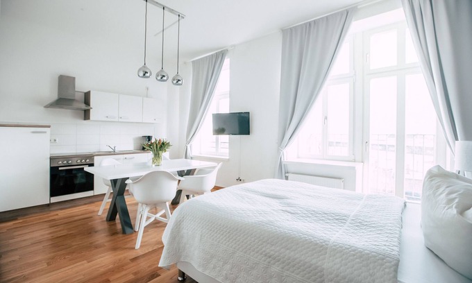 Zentrum-Ost Apartment | Guest Rated: 10/10 Superior Apartment in Luga Homes