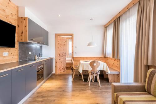 Gudon Apartment | Elegant Superior Apartment Marialisa Tulpe - 4 Star Stay