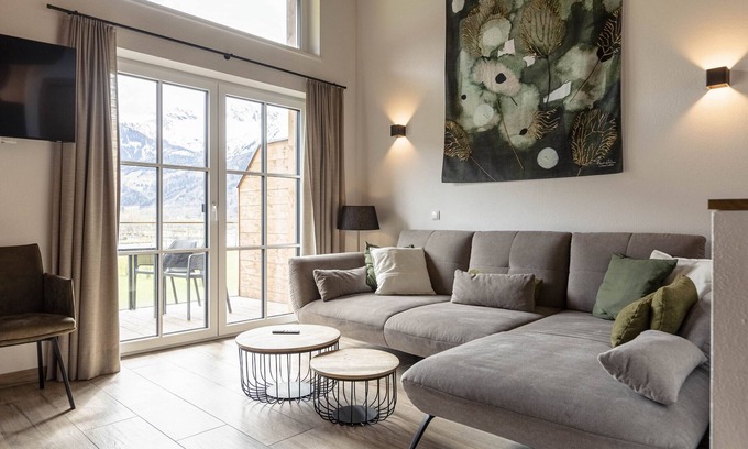 Uttendorf Ski Chalet | Cozy Chalet 2B with Sauna, Lake View & Spa Amenities