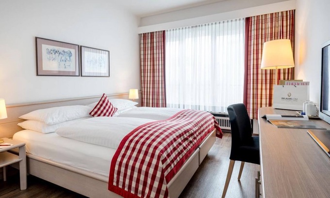 City Centre Salzburg House | Delightful Superior Double Room with Breakfast at Hotel IMLAUER & Bräu
