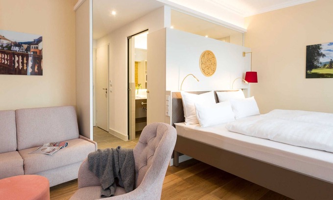 Amorbach House | Comfortable Double Room at Emich's Hotel for Families