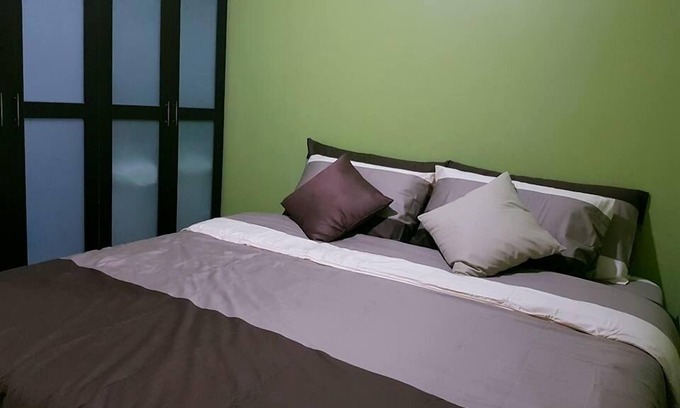 Downtown Apartment | Cozy Fully Furnished Makati Condo with Pool Access