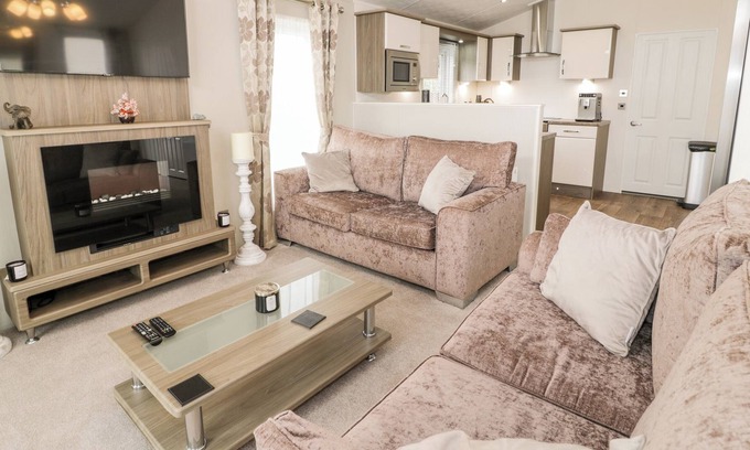 Rhyd-y-foel Cottage | Discover Family-Friendly Superior Lodge with Hot Tub in Abergele