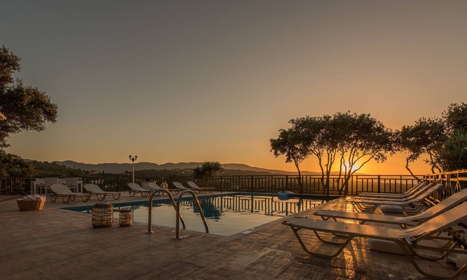 Planos Apartment | Private Pool Maisonette with Ocean View & Breakfast Included