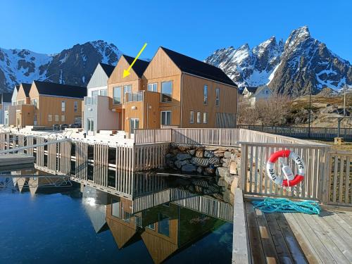 Ballstad Apartment | Tranquil Ocean View Retreat in Lofoten - 4-Star Experience