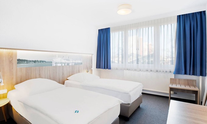 Lutten Klein Cottage | Cozy Superior Room at Rostock Guest House with Breakfast