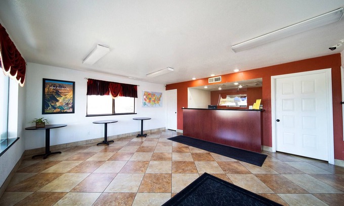 Mesa Hotel | Inviting Suites in Phoenix Mesa with Spa and Breakfast