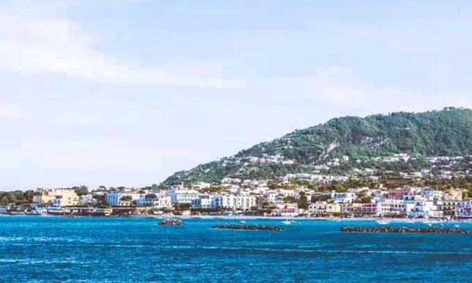 Ischia Porto Apartment | Spacious Two-Room Apartment in Ischia Porto Center