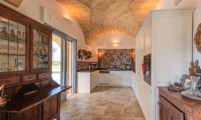 Patu Villa | Inviting Villa with Private Pool, Just 2km from the Beach
