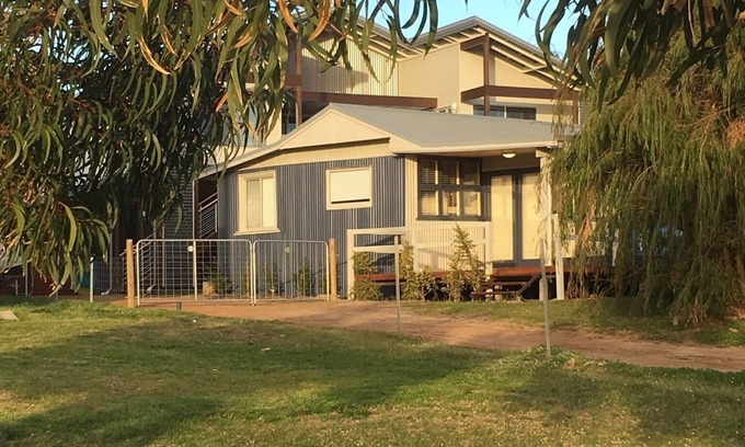 Binningup House | Perfect Family Beach Escape with Breakfast & Kitchen Amenities