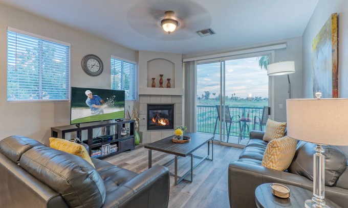 Superstition Lakes Condo | Premium Mesa Superstition Lakes Condo with Pool & Spa