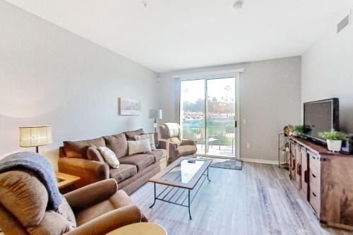 Superstition Lakes Apartment | Discover Superstition Springs: Family-Friendly Pool Oasis
