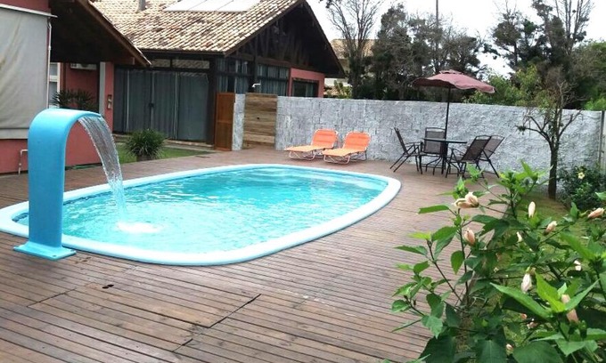 Rio Vermelho Norte House | Supremo Guest House: Family-Friendly Stay with Pool Access