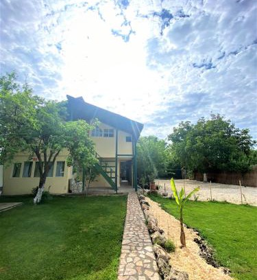 Vama Veche House | Budget-Friendly SupVamaVeche with Breakfast and Child Care