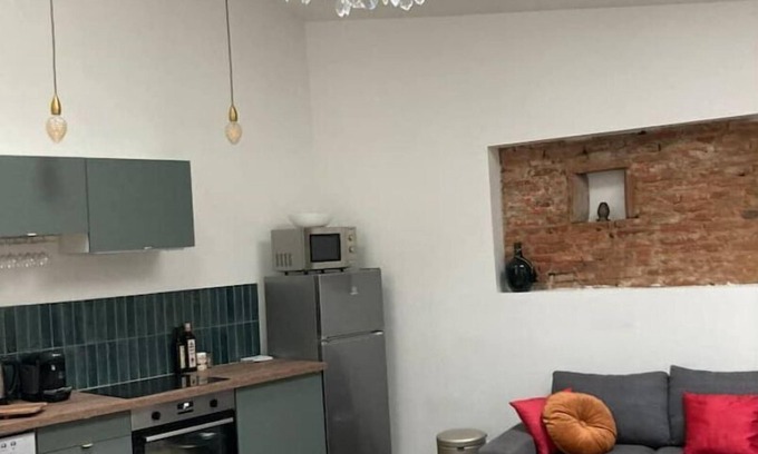 Lapeyrouse-Fossat Apartment | Discover "Sur la Place": Comfort & Calm in the Village