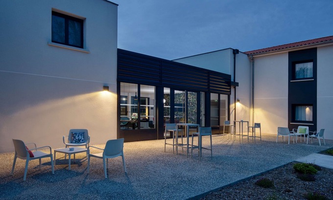 Bressols Hotel | Relax at Sure Hotel by Best Western Les Portes de Montauban