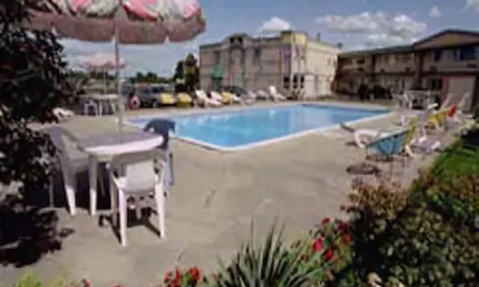 Brockville Hotel | Discover Days Inn by Wyndham Brockville: Family-Friendly Retreat